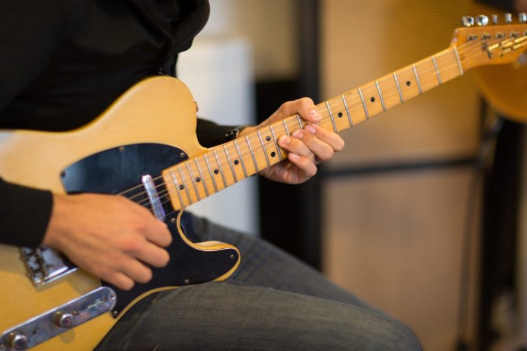 When Choosing an Electric Guitar: Uncovering the Unique Characteristics of Different Brands
